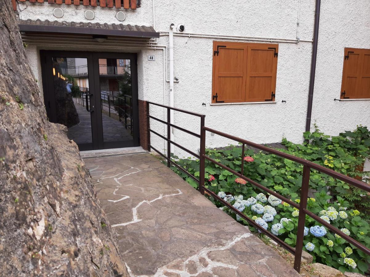 Apartamento Bilocale A Piazza Brembana Exterior foto